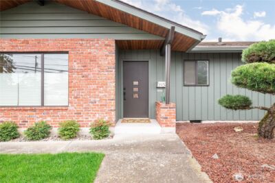 2106 28th , Longview, WA 98632