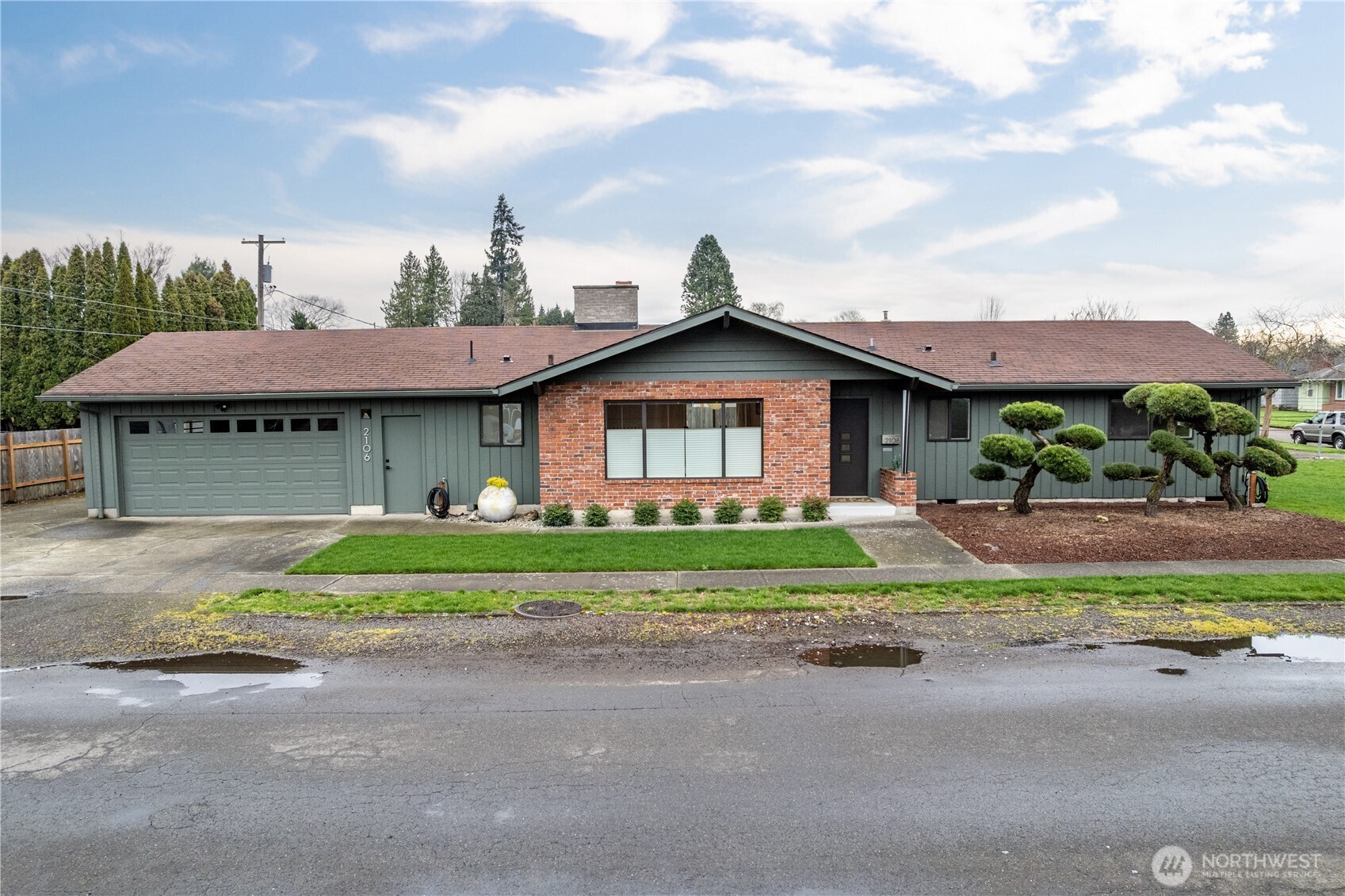 2106 28th , Longview, WA 98632