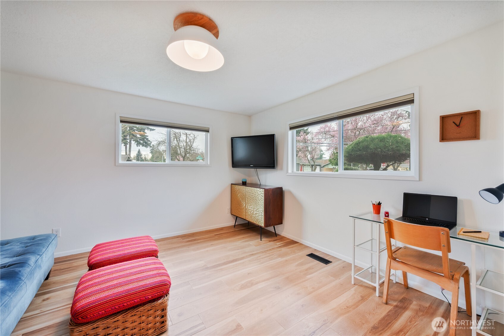 2106 28th , Longview, WA 98632