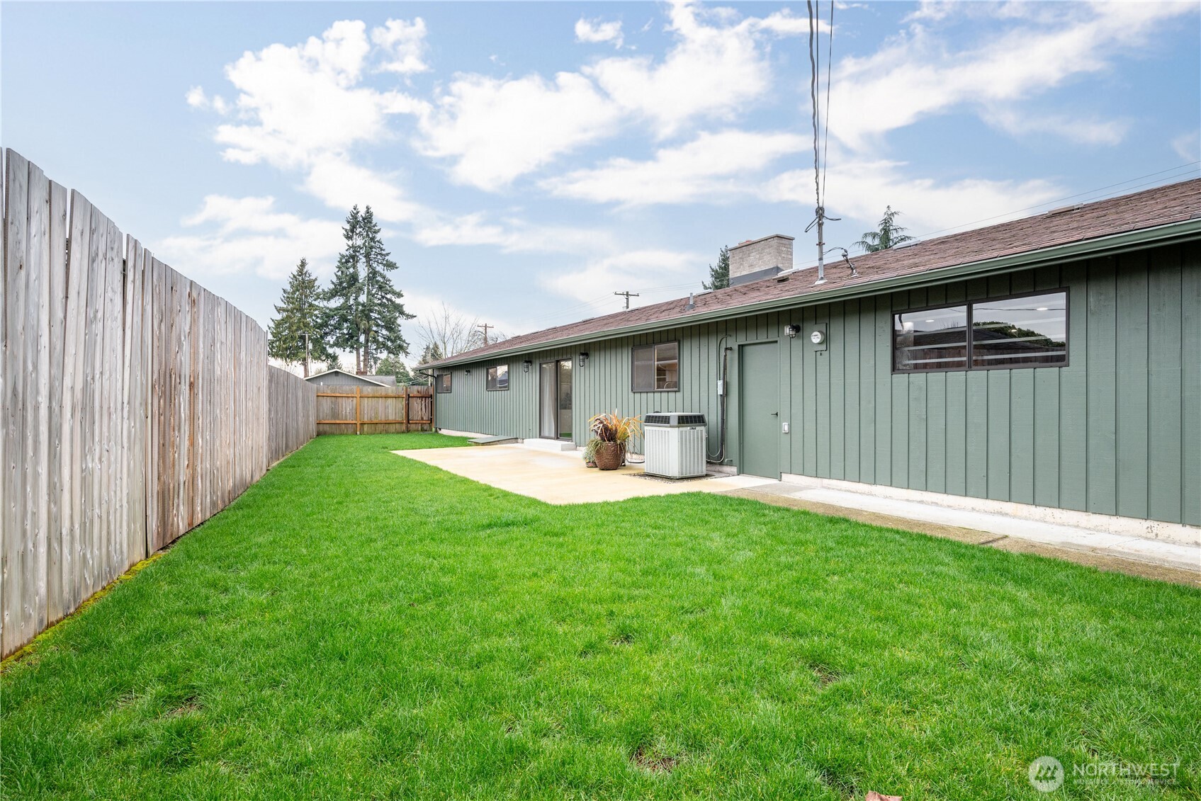 2106 28th , Longview, WA 98632