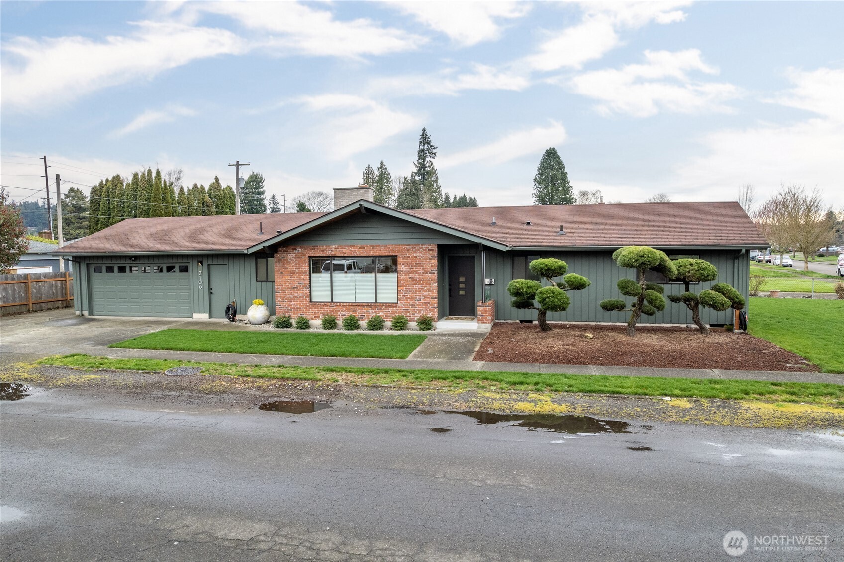2106 28th , Longview, WA 98632