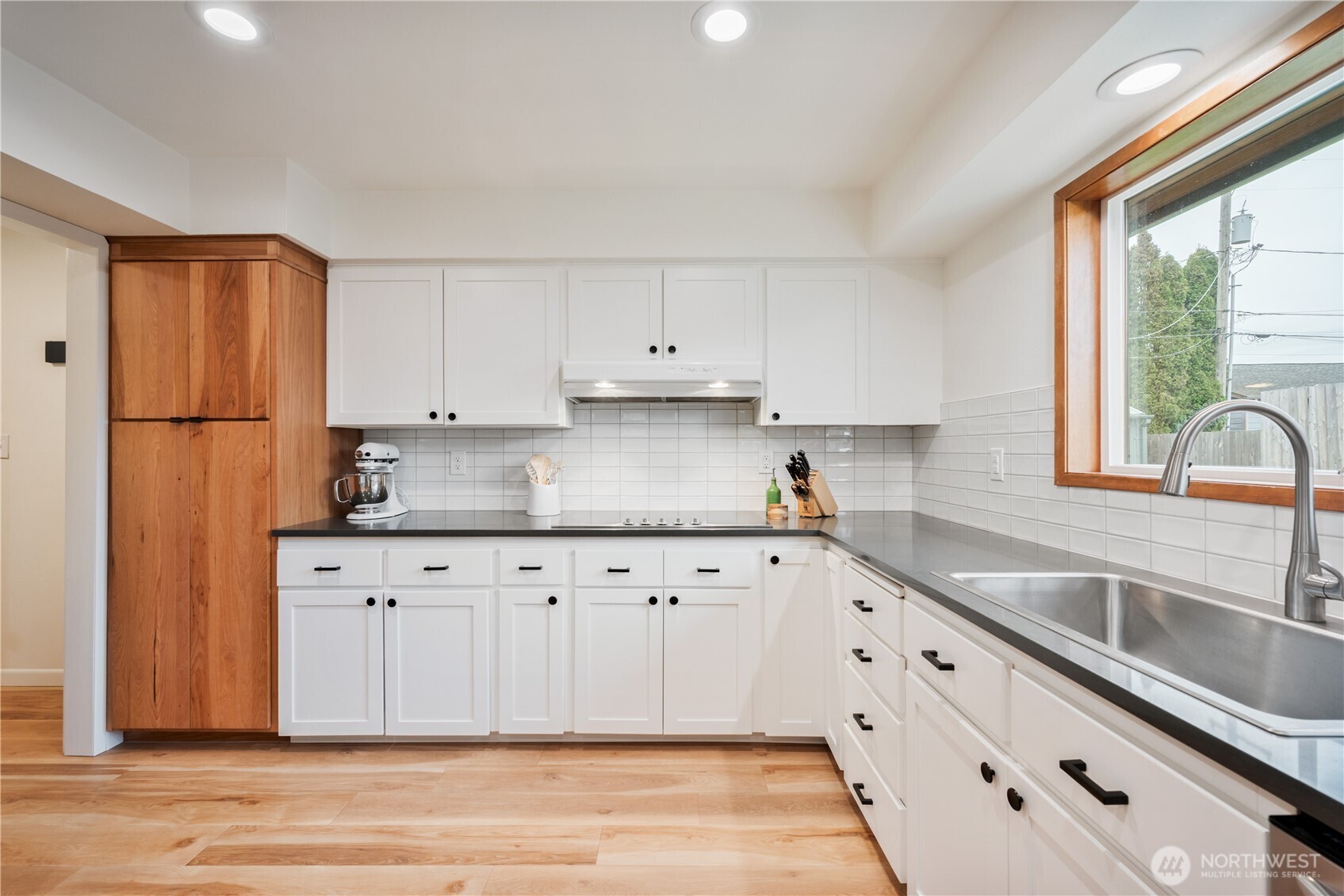 2106 28th , Longview, WA 98632