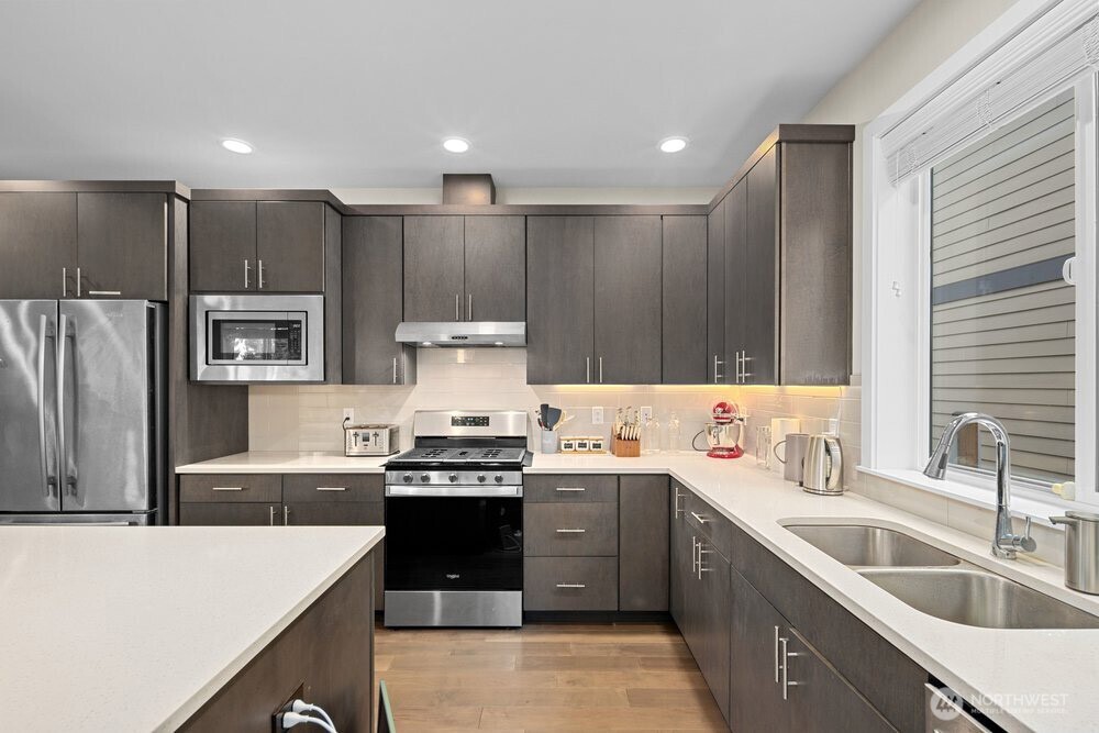 8609 244th Street SW #11, Edmonds, WA 98026