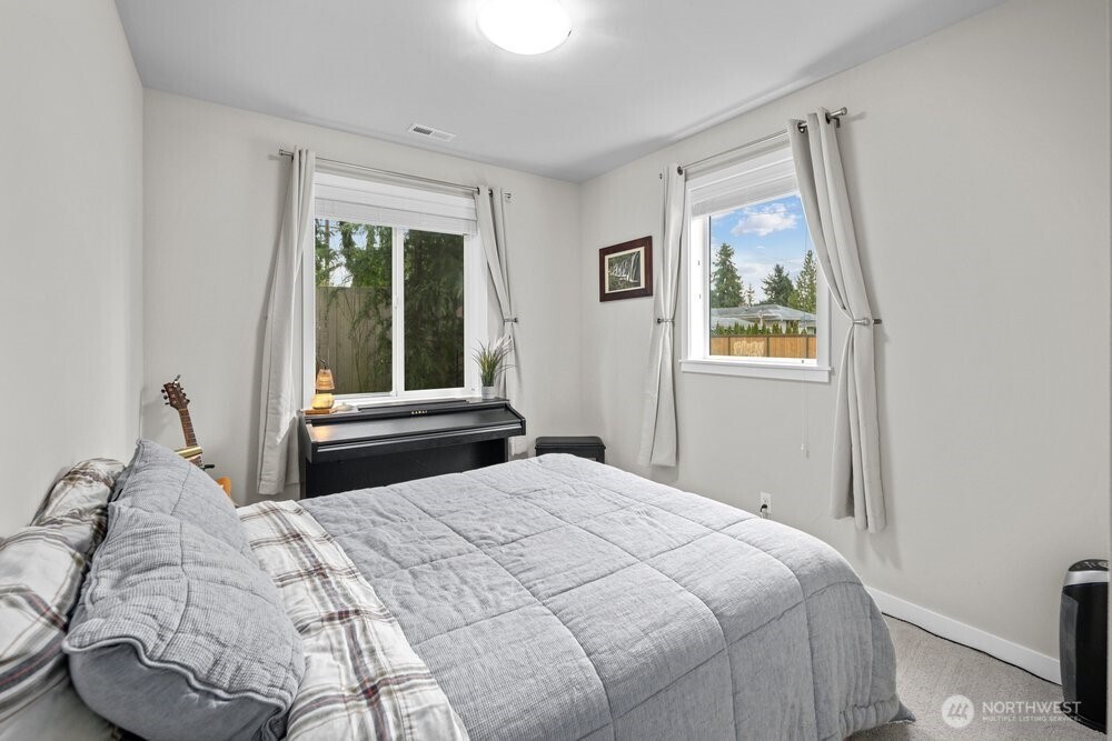 8609 244th Street SW #11, Edmonds, WA 98026