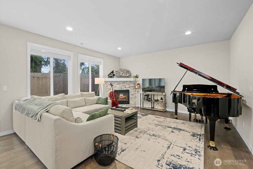 8609 244th Street SW #11, Edmonds, WA 98026