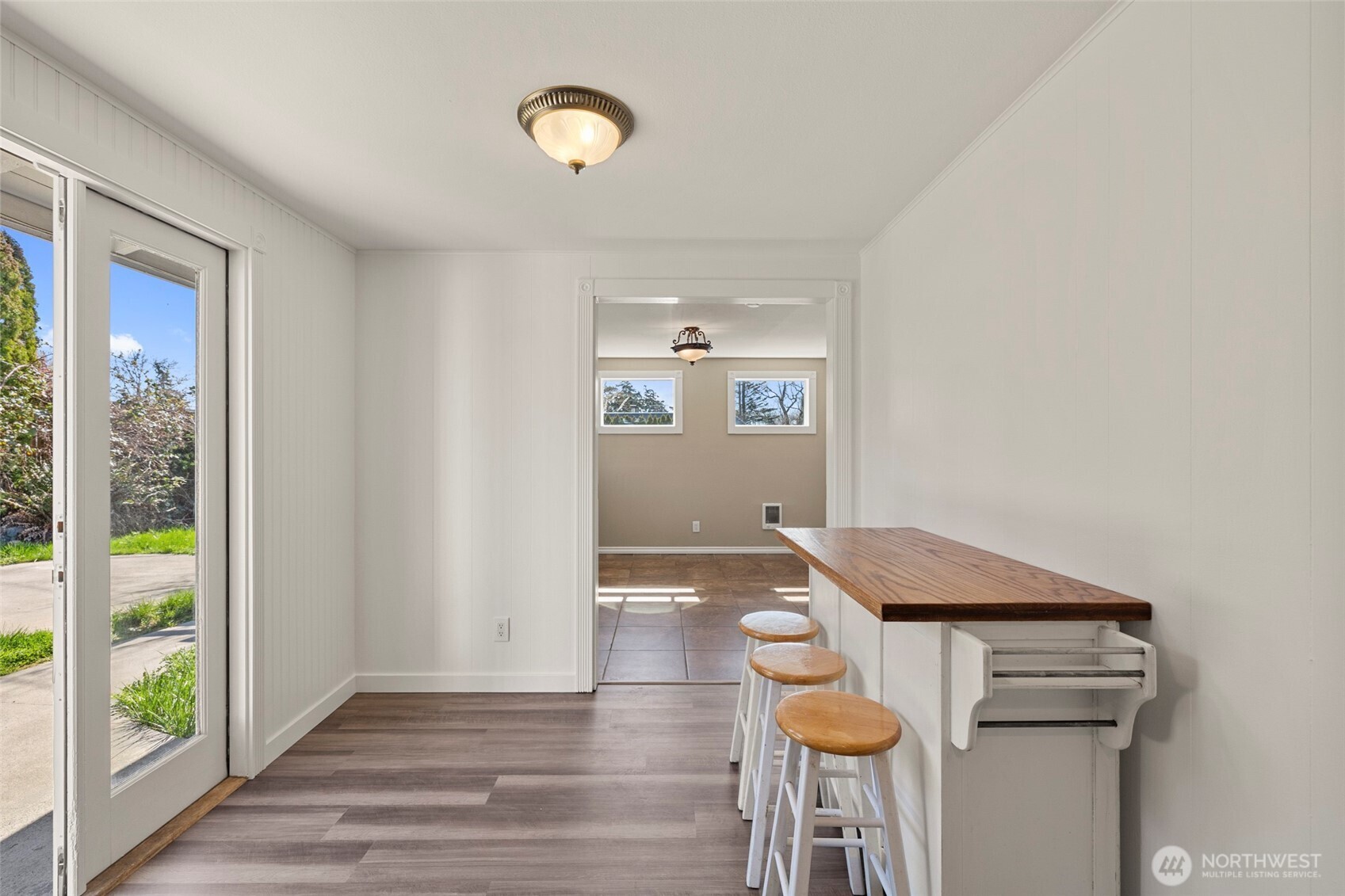 480 SE Ely Street , Oak Harbor, WA 98277