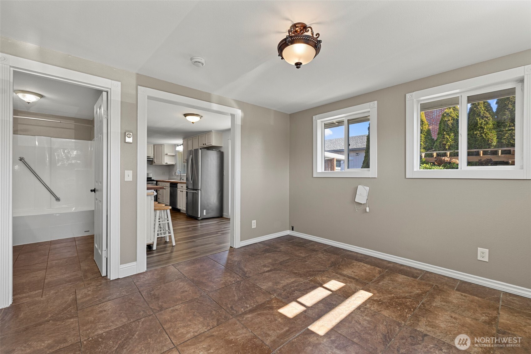 480 SE Ely Street , Oak Harbor, WA 98277