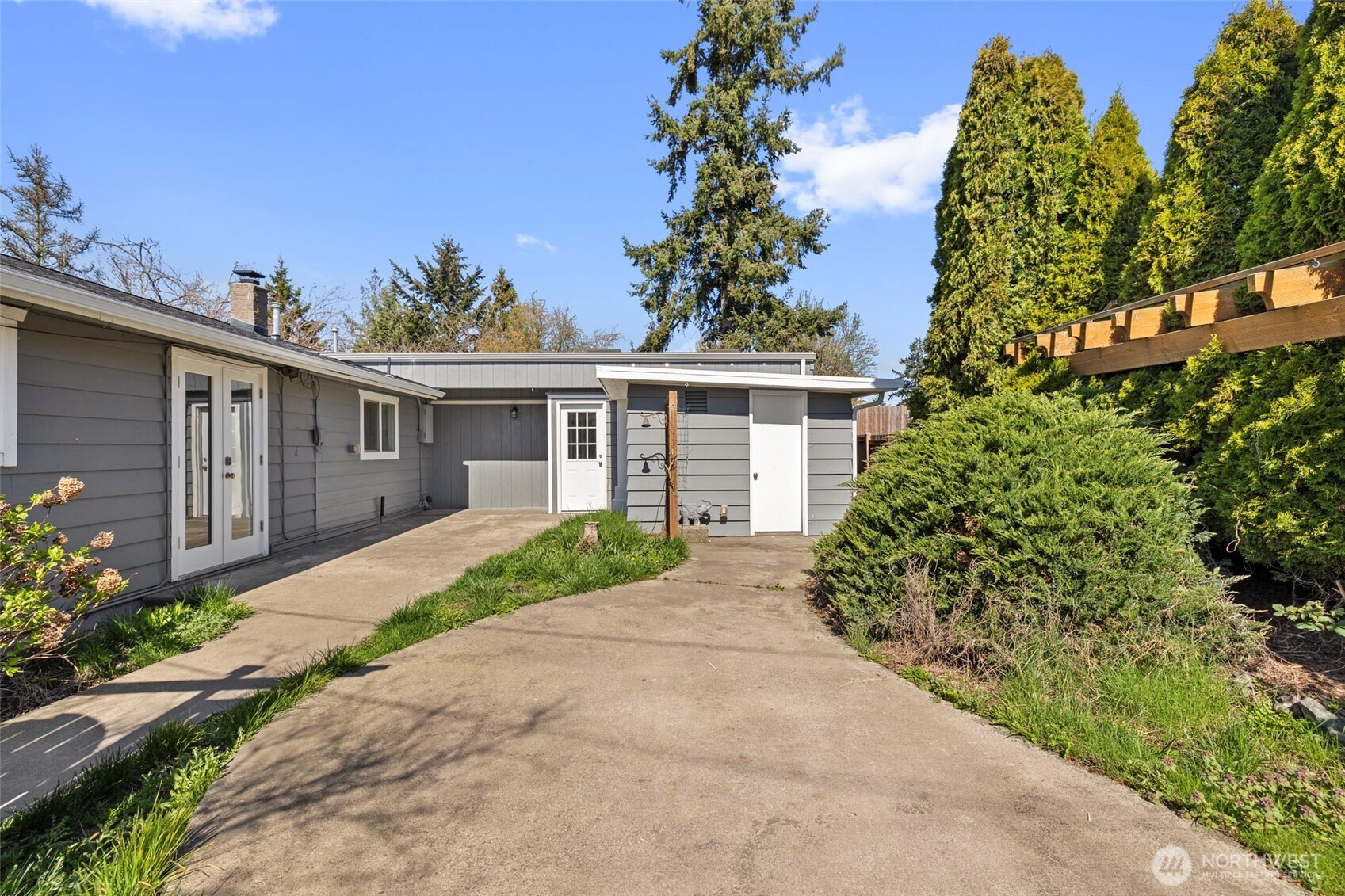 480 SE Ely Street , Oak Harbor, WA 98277