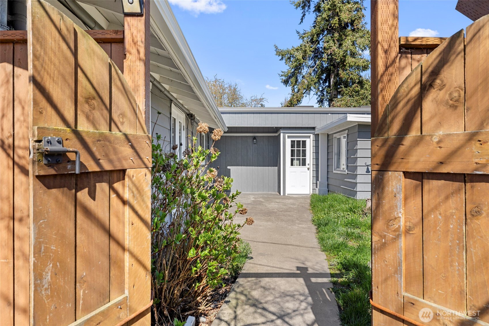 480 SE Ely Street , Oak Harbor, WA 98277