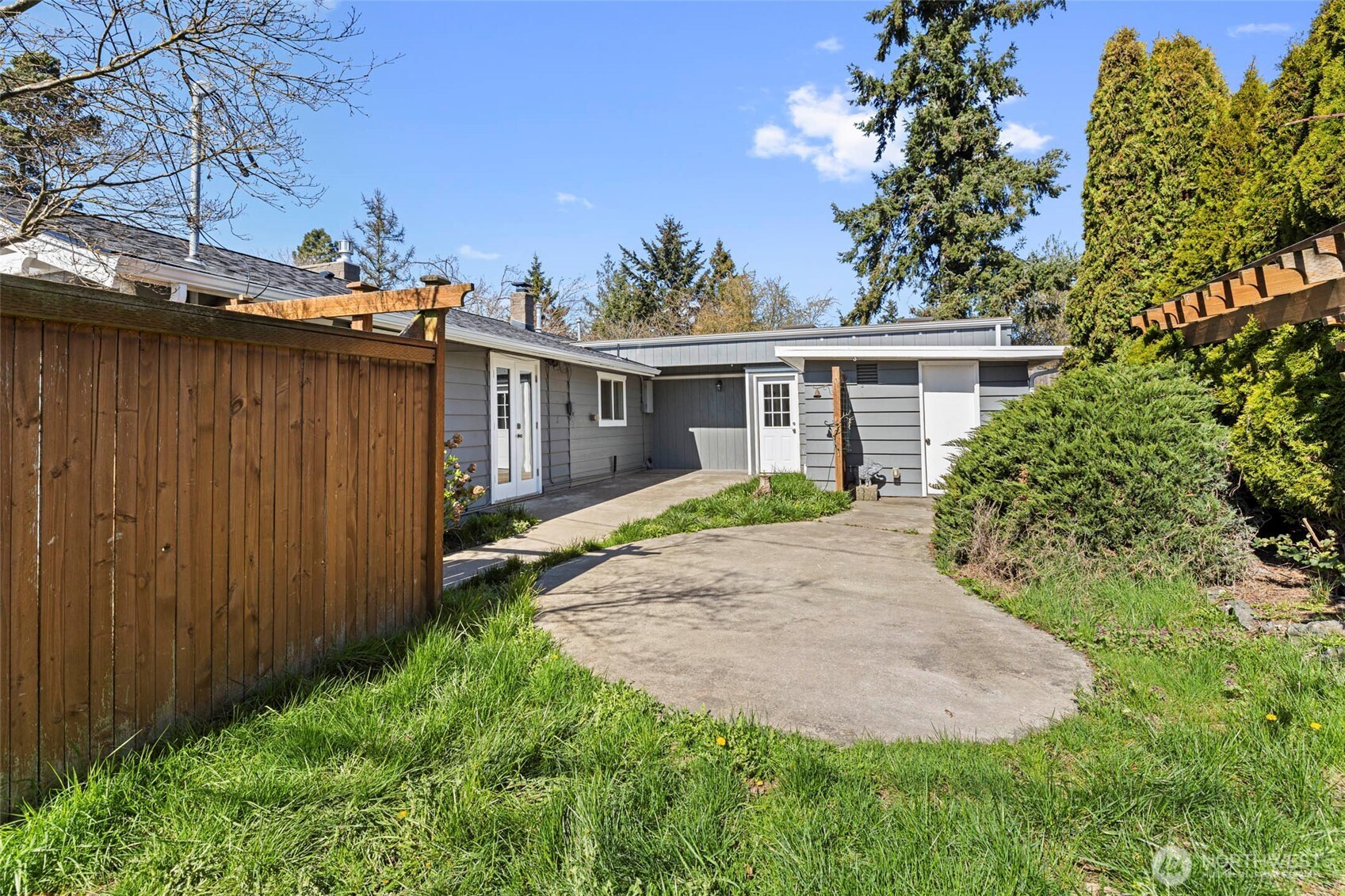 480 SE Ely Street , Oak Harbor, WA 98277