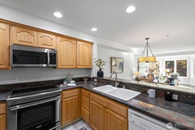 4847 California Avenue SW #402, Seattle, WA 98116 - Photo 11