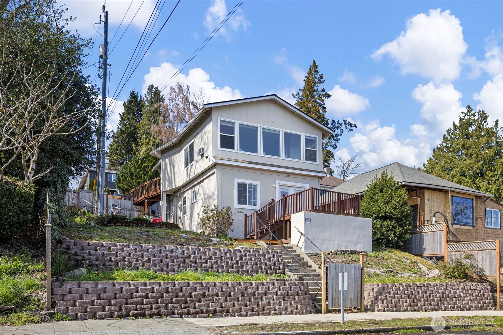 913 24th Avenue E, Seattle, WA 98112
