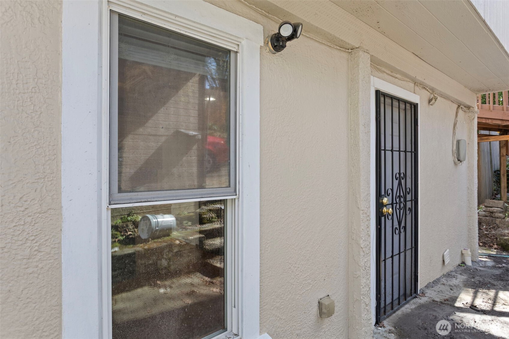 913 24th Avenue E, Seattle, WA 98112