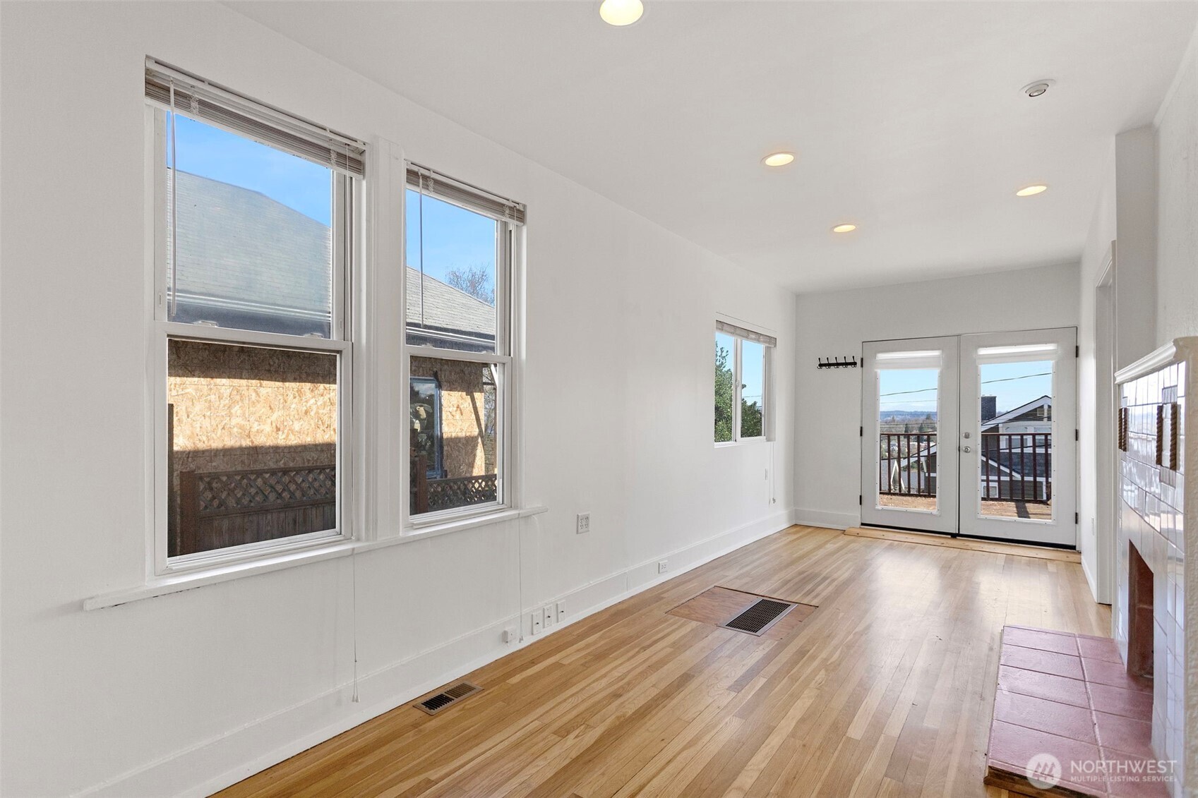 913 24th Avenue E, Seattle, WA 98112