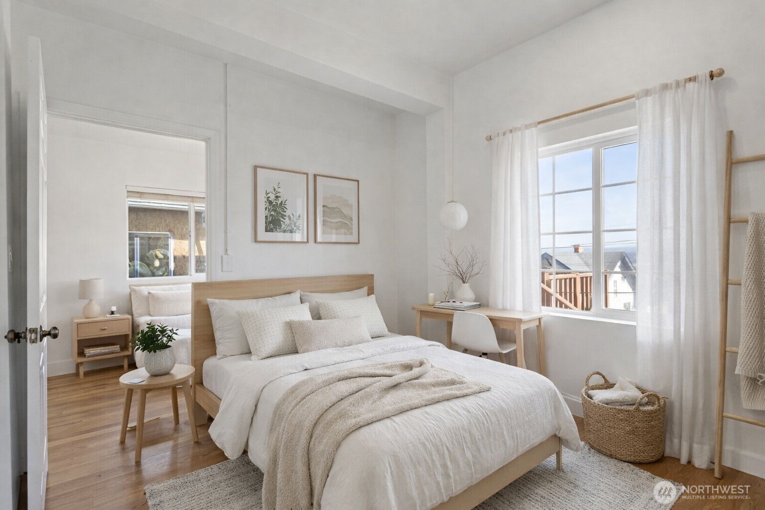 913 24th Avenue E, Seattle, WA 98112