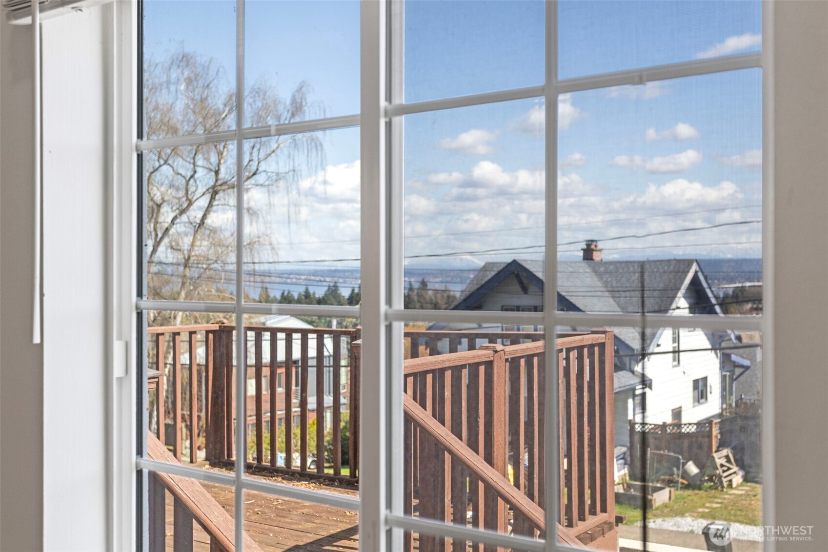 913 24th Avenue E, Seattle, WA 98112