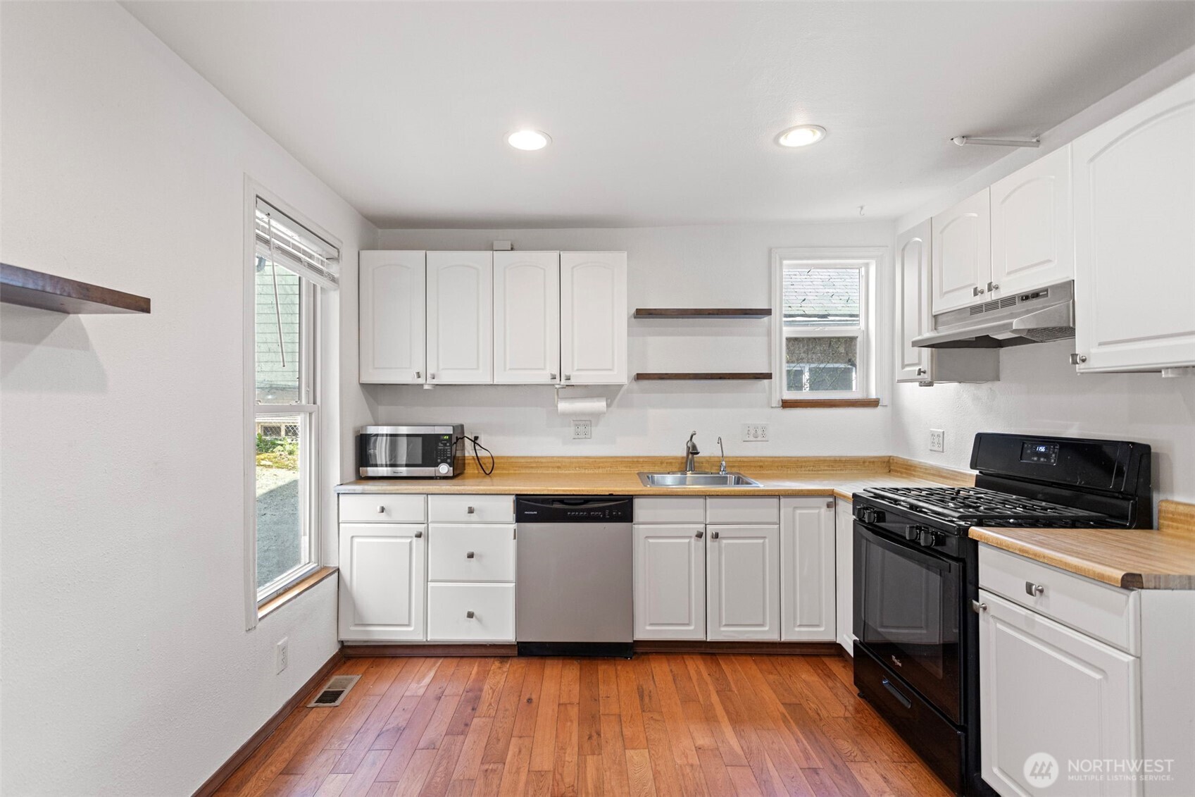 913 24th Avenue E, Seattle, WA 98112