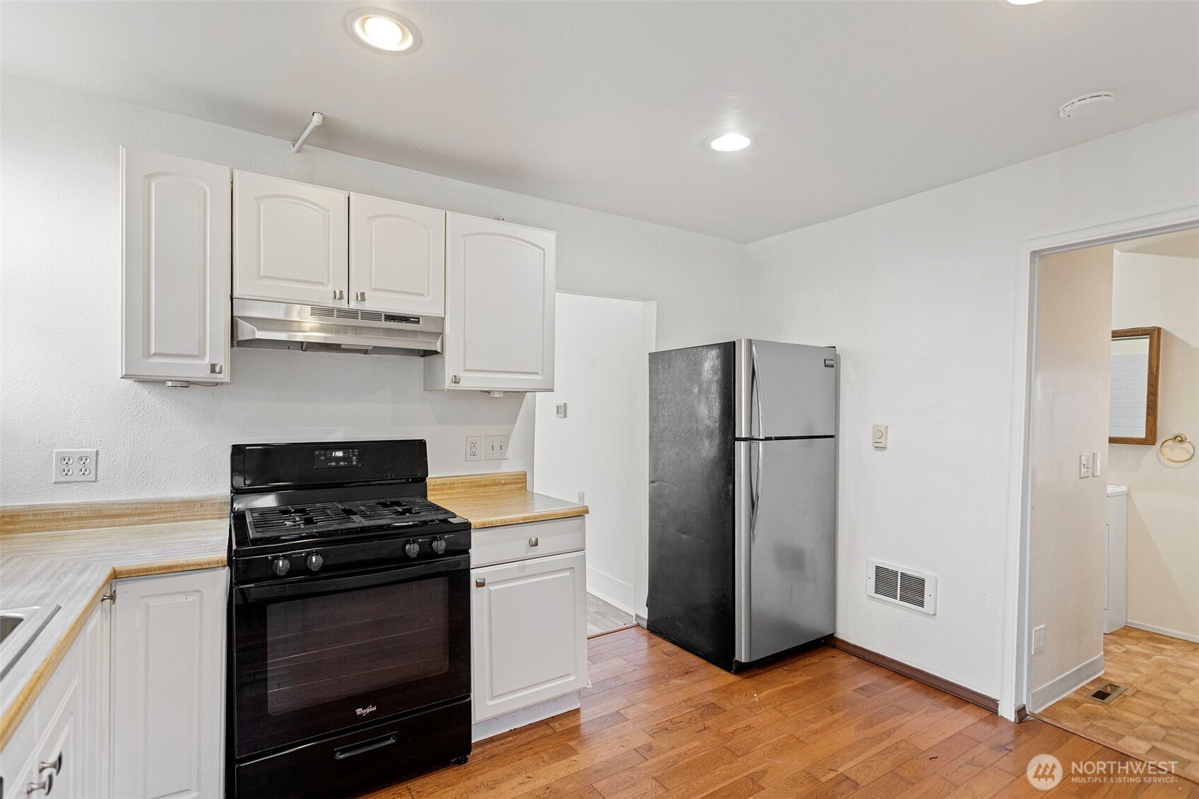 913 24th Avenue E, Seattle, WA 98112