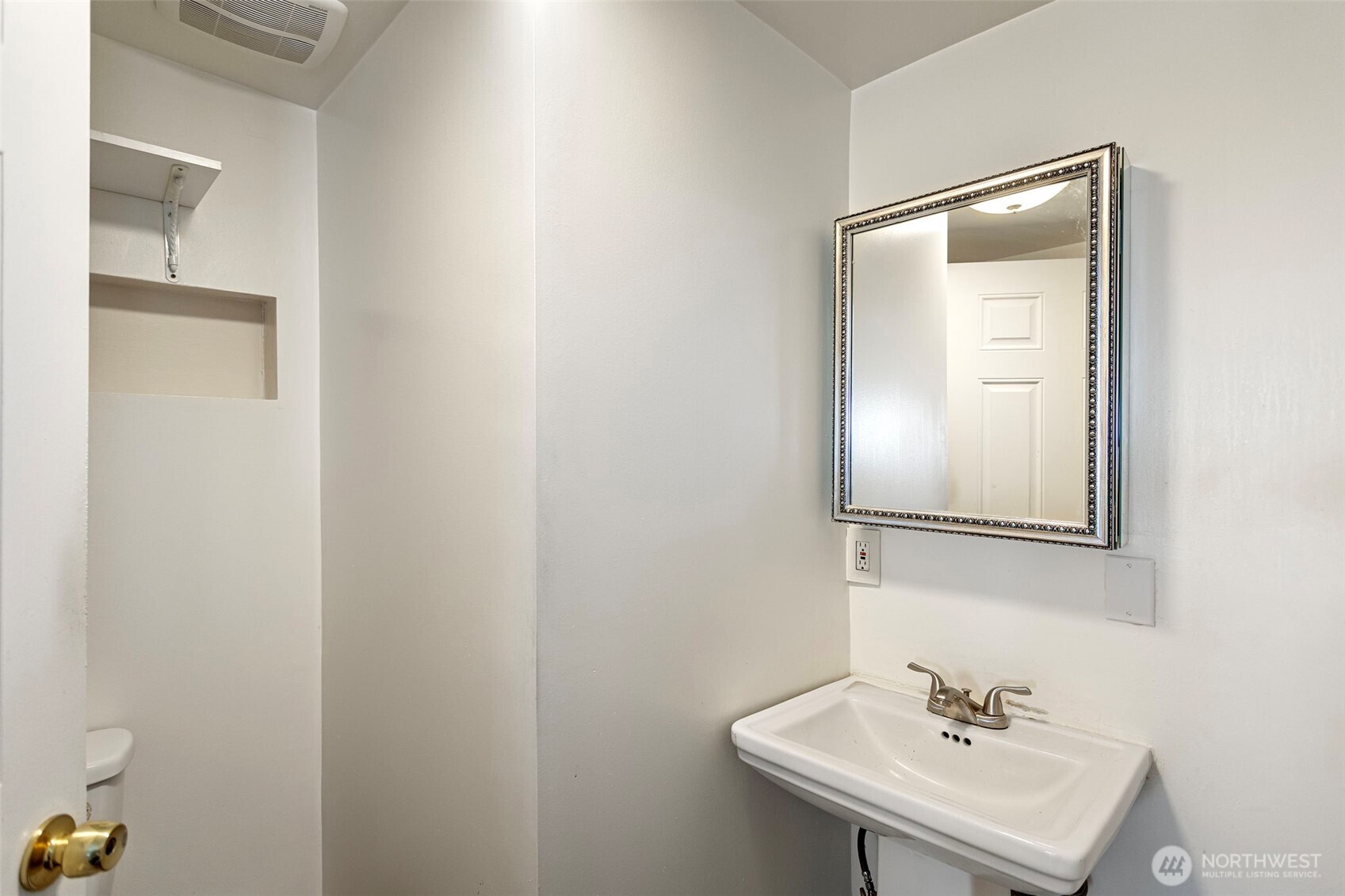 913 24th Avenue E, Seattle, WA 98112