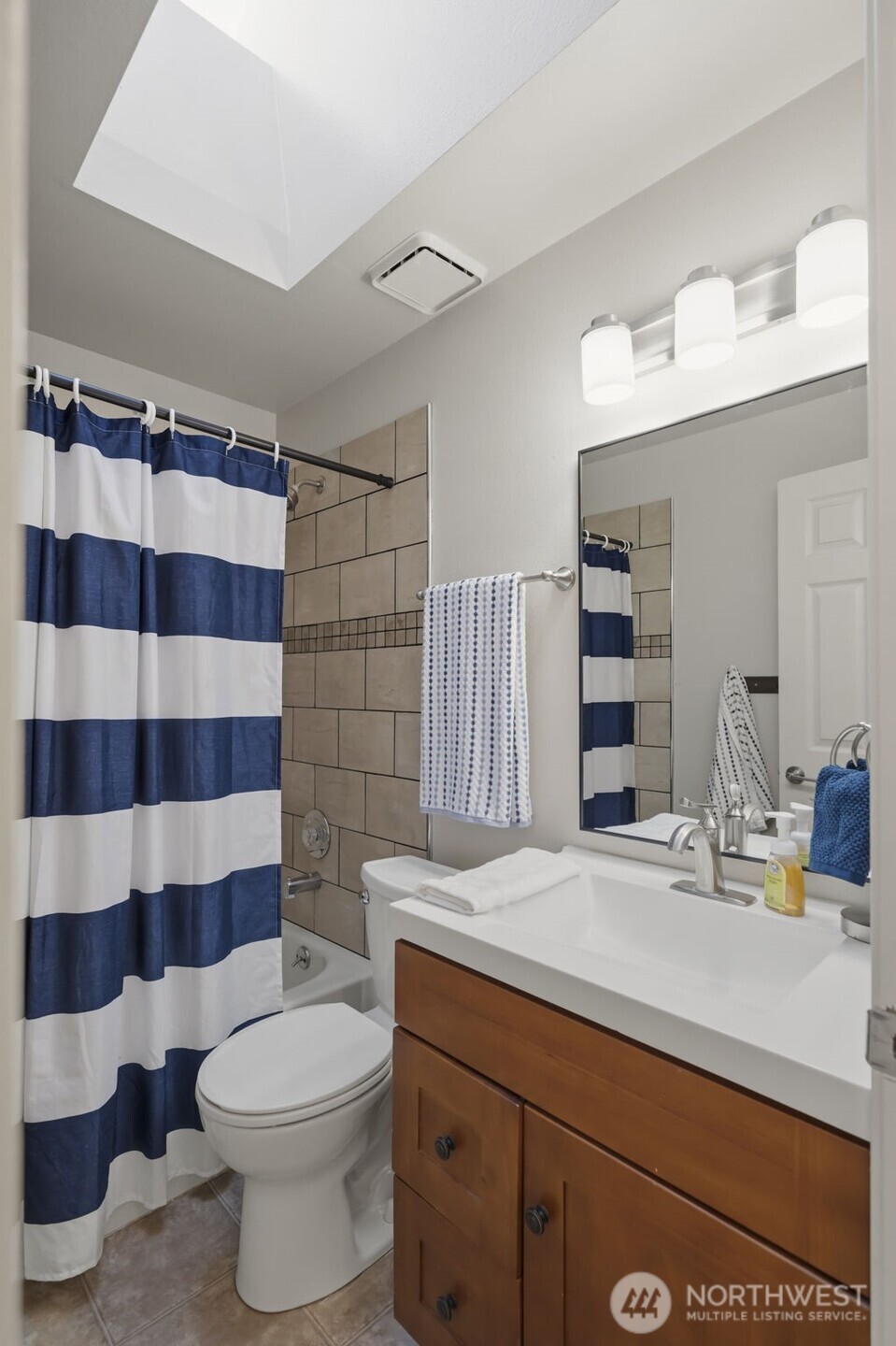 11002 SE 220th Place , Kent, WA 98031