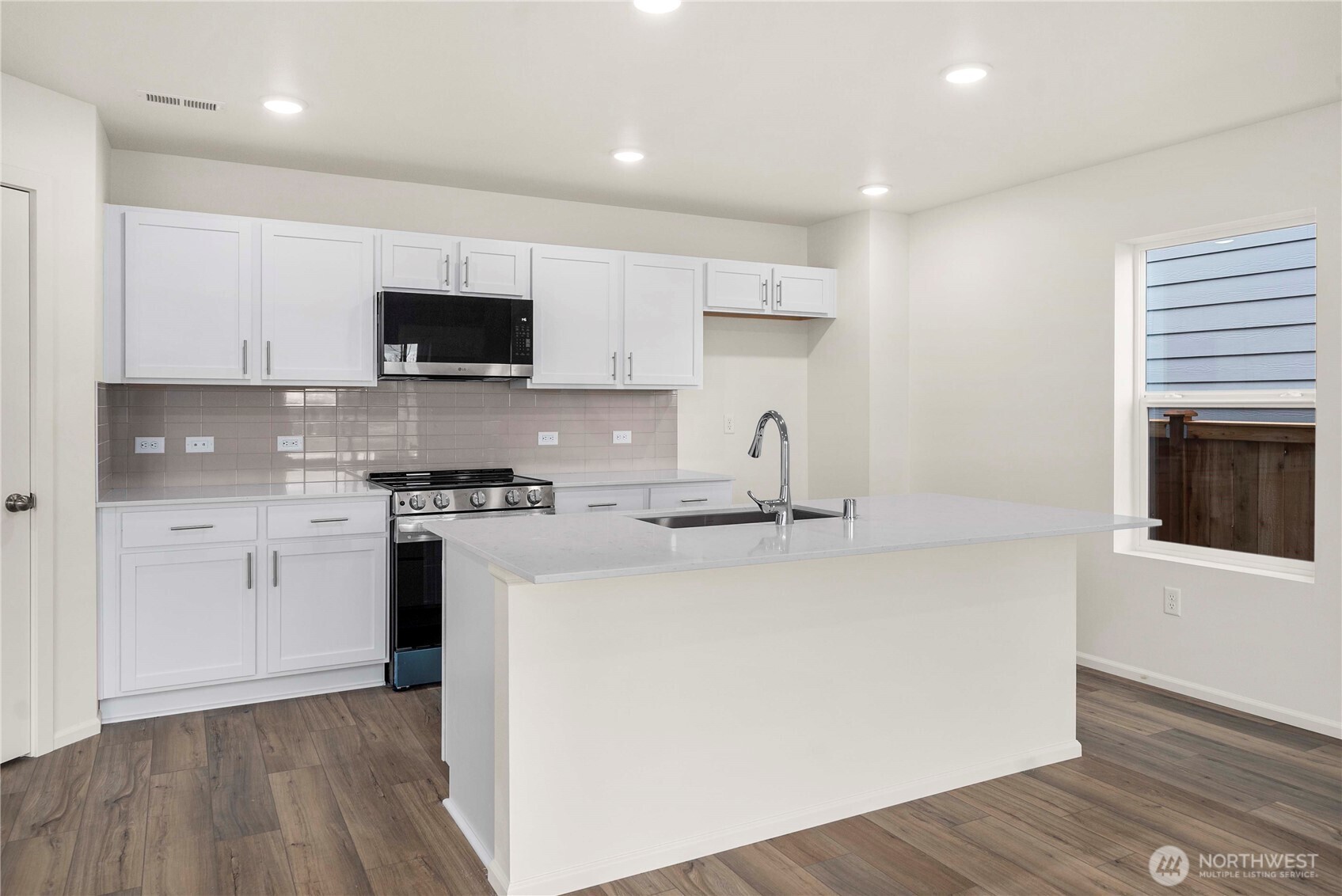 697 Salzer Creek Drive , Centralia, WA 98531