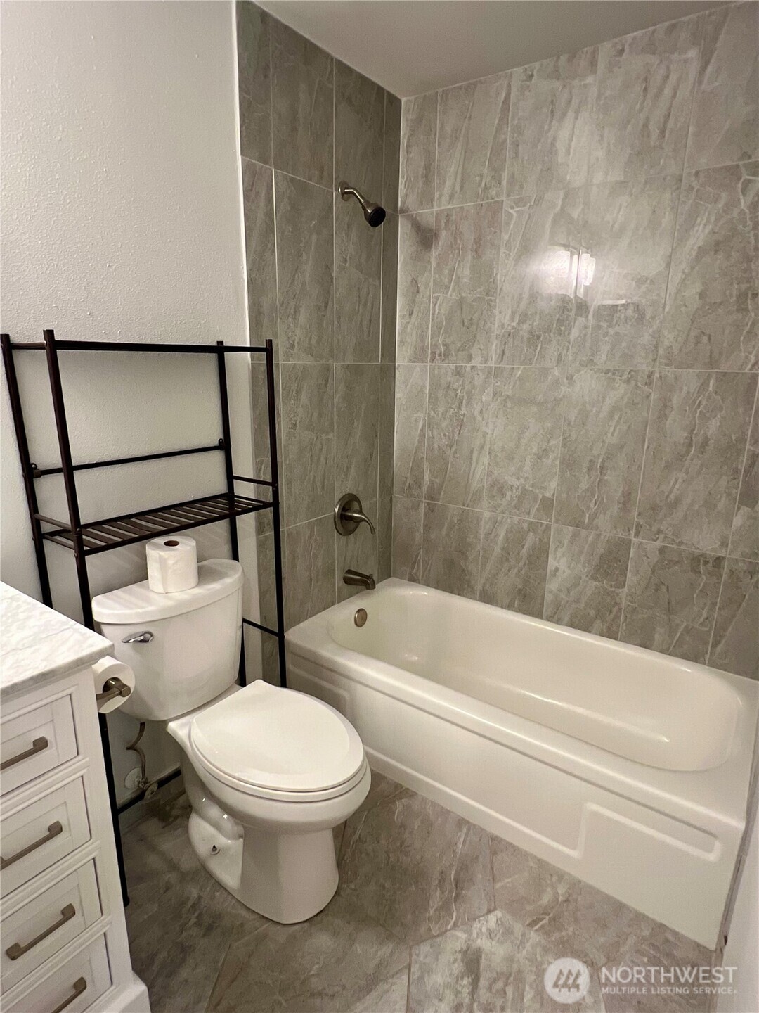 526 S 323rd Place #11F, Federal Way, WA 98003-5834