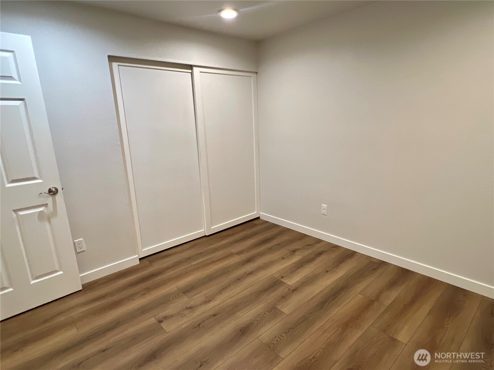 526 S 323rd Place #11F, Federal Way, WA 98003-5834