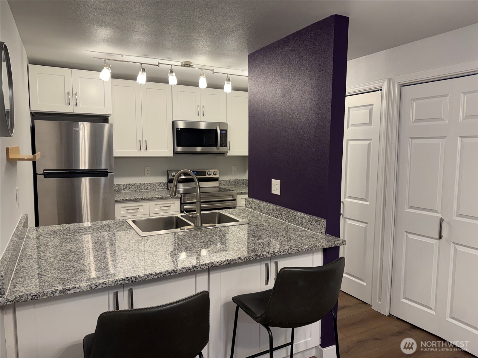 526 S 323rd Place #11F, Federal Way, WA 98003-5834