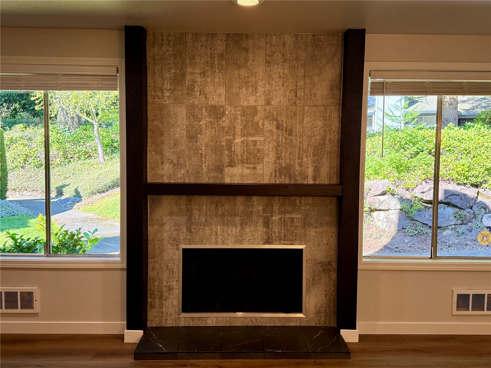 526 S 323rd Place #11F, Federal Way, WA 98003-5834