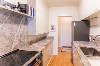 5810 NE Cowen Place #305, Seattle, WA 98105