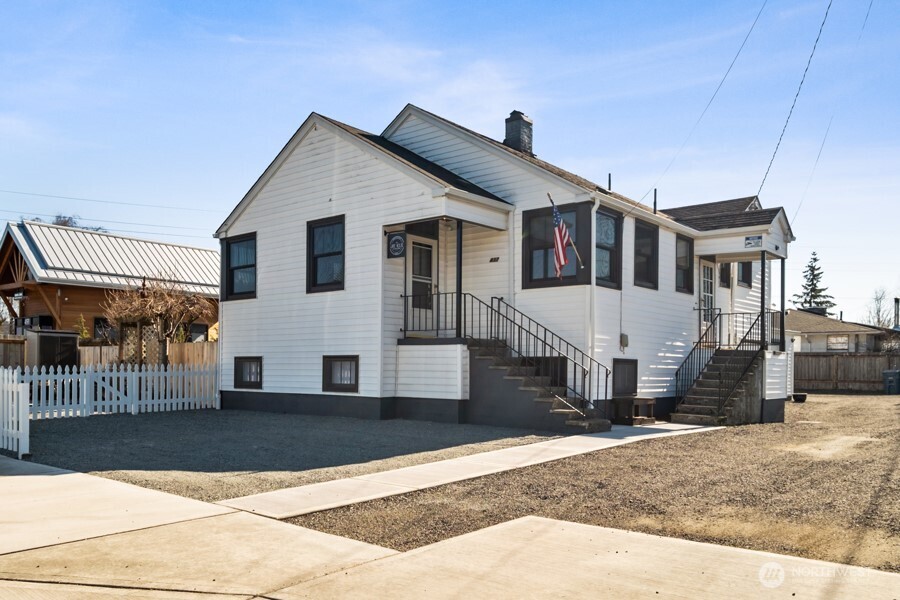 437 Main Street , Buckley, WA 98321
