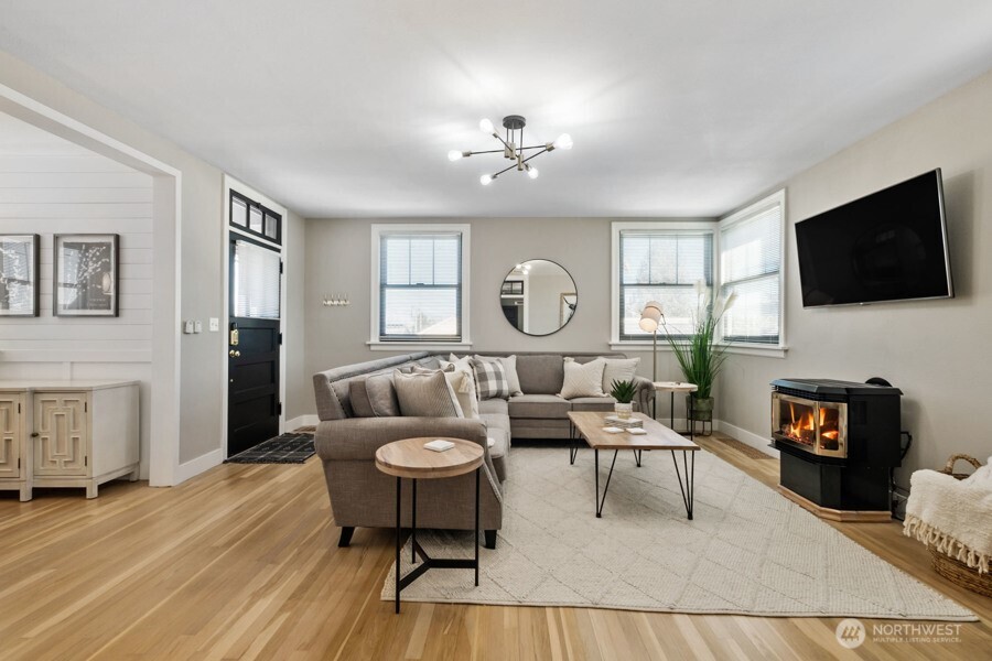 437 Main Street , Buckley, WA 98321