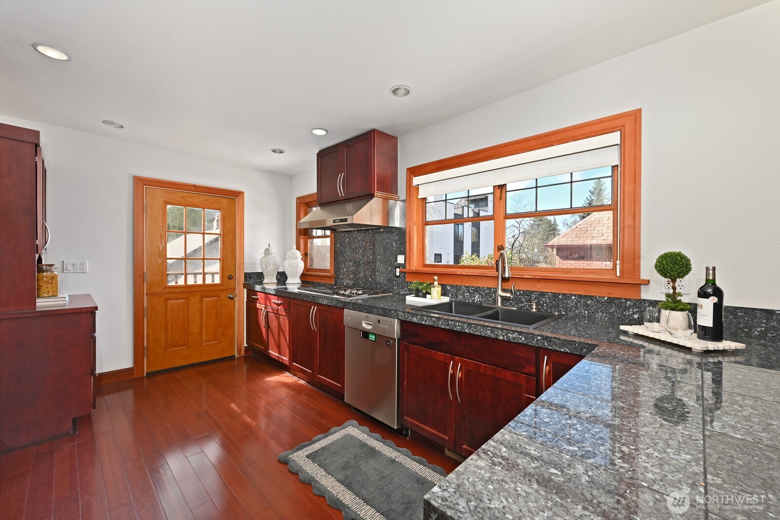 1315 NE 70th Street , Seattle, WA 98115