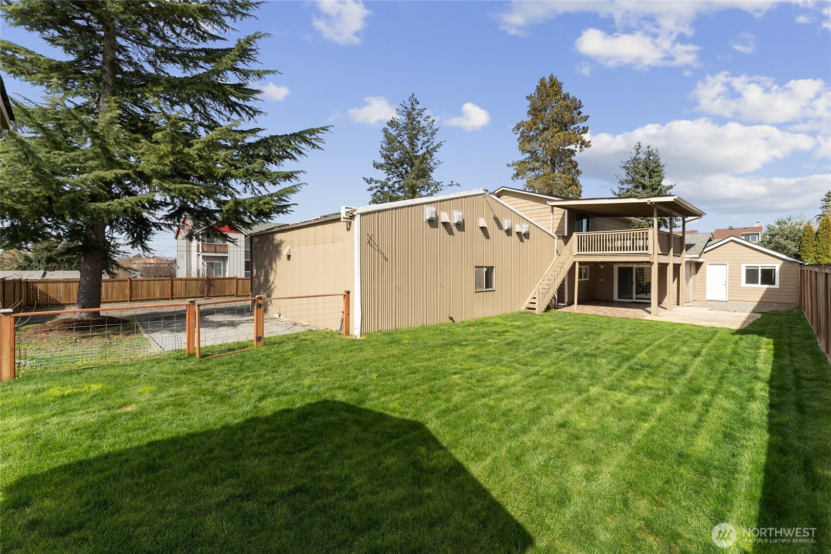 2807 61st Avenue NE, Tacoma, WA 98422