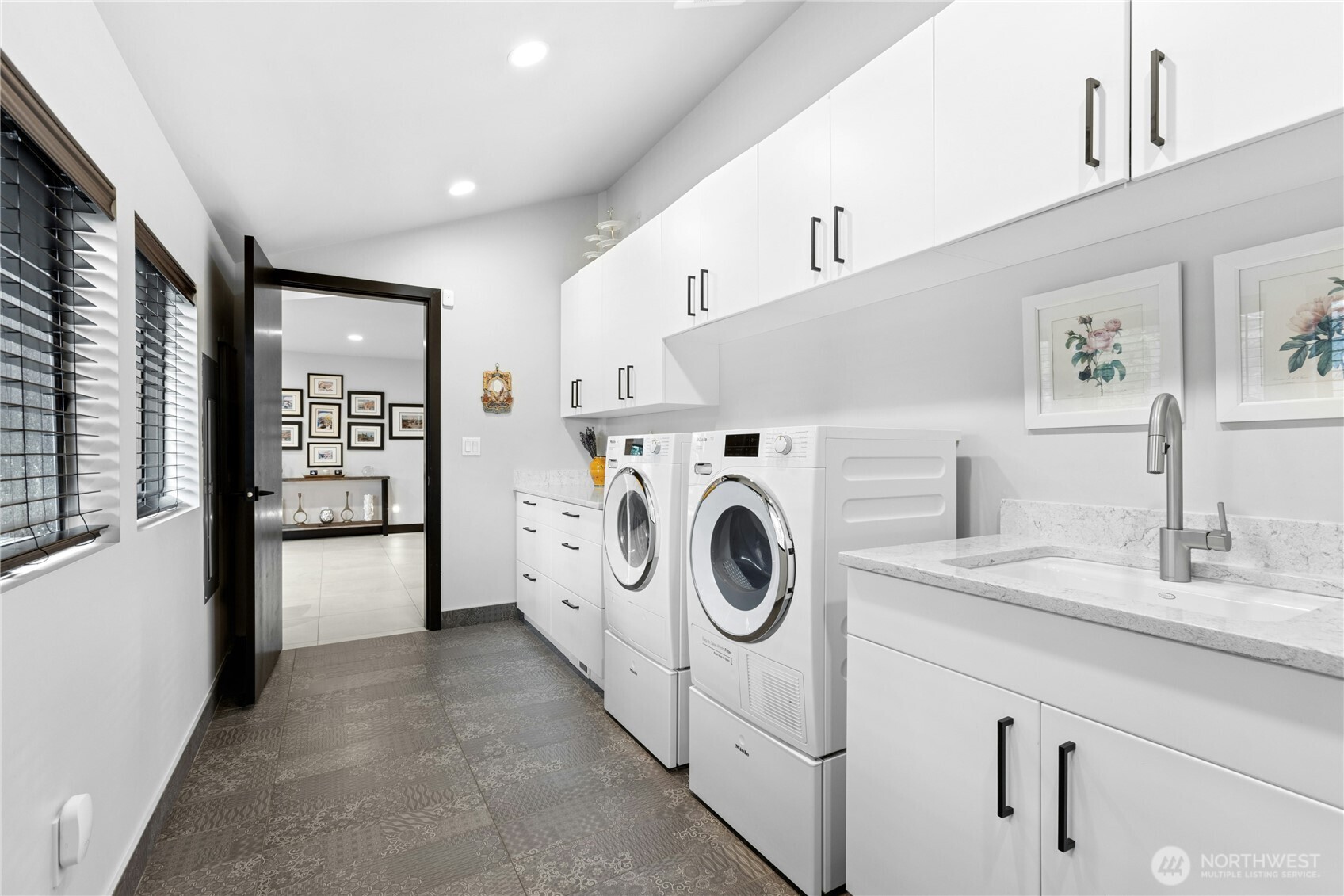 70 Cascade Ky , Bellevue, WA 98006