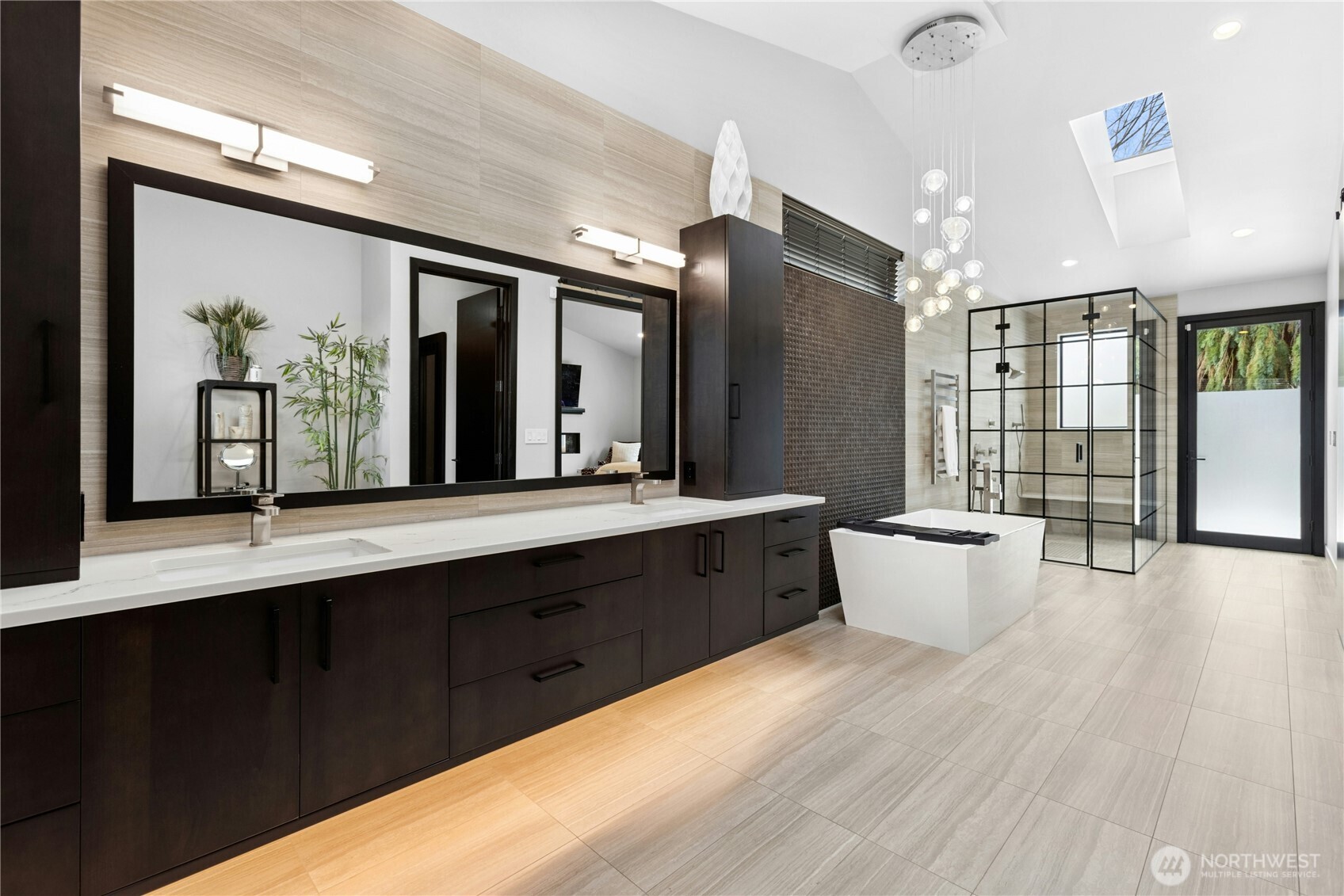 70 Cascade Ky , Bellevue, WA 98006