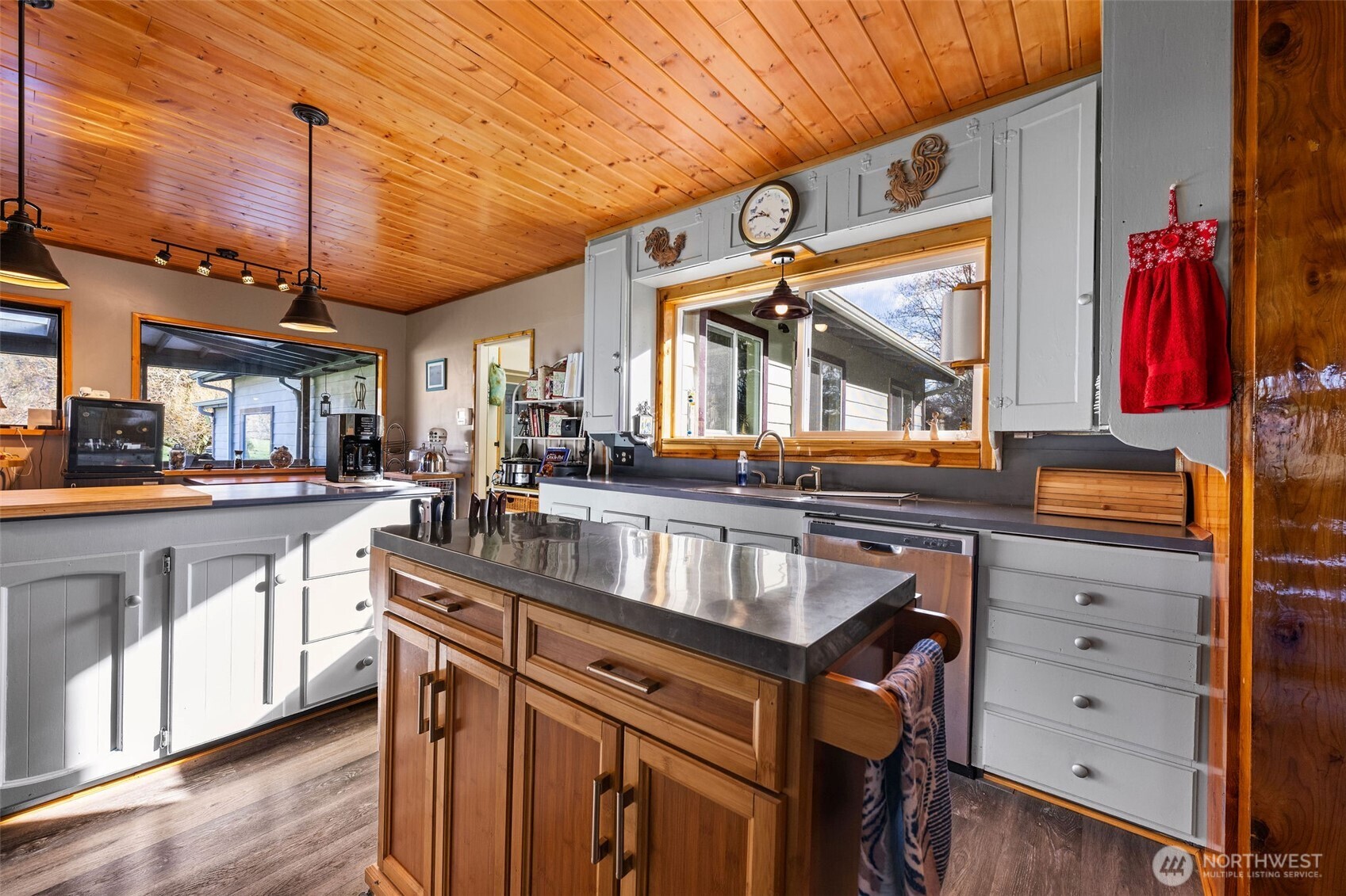 471 Barr Road , Grays River, WA 98621