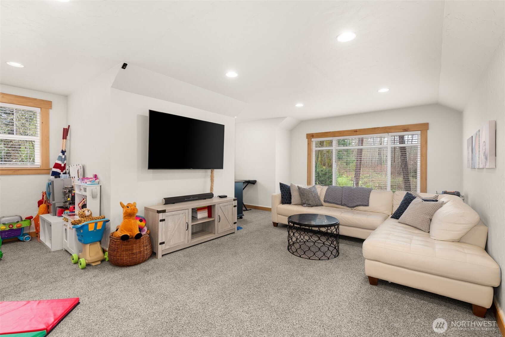 4719 Sunset Point Lane NW, Olympia, WA 98502