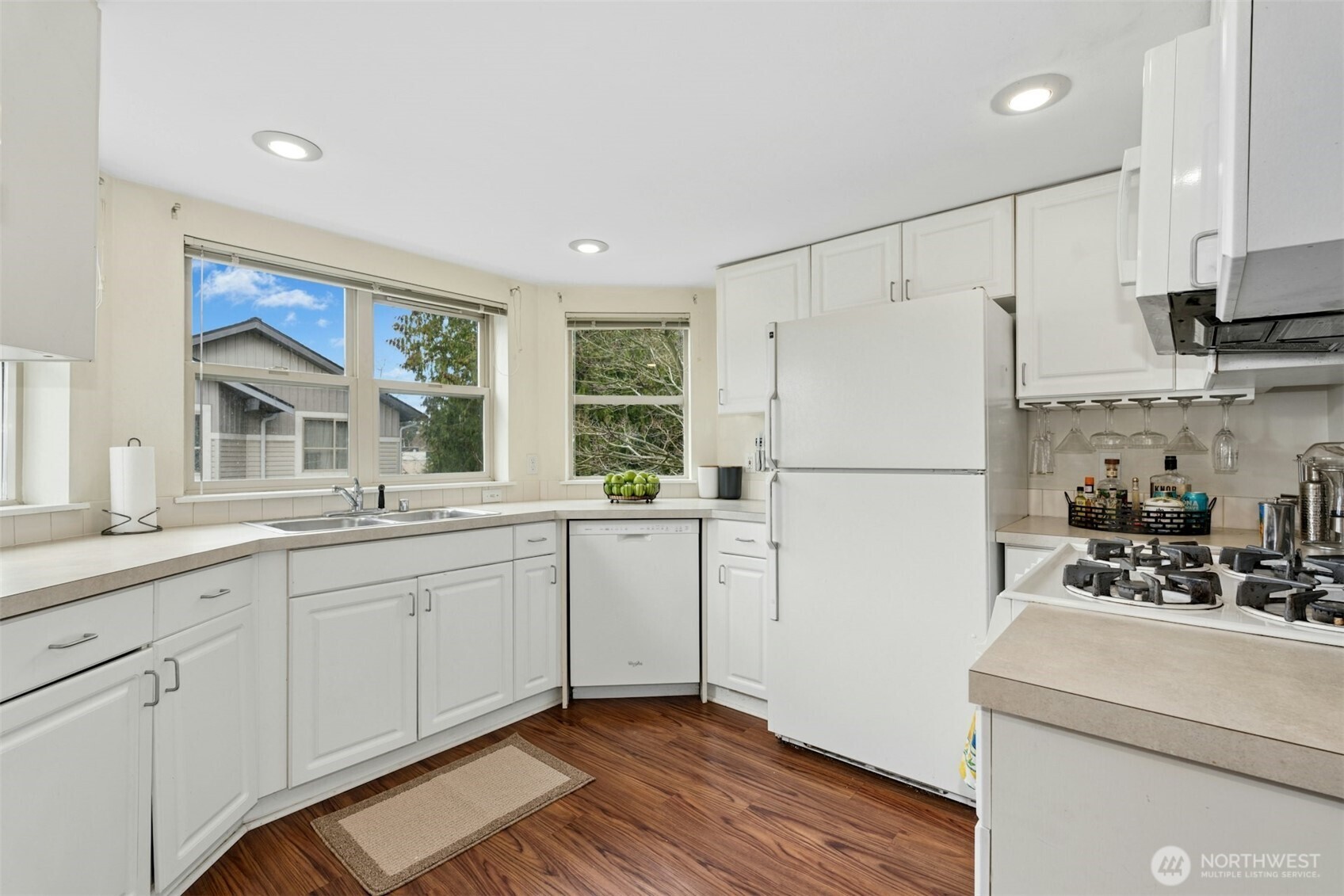 11560 Stone Avenue N #101, Seattle, WA 98133