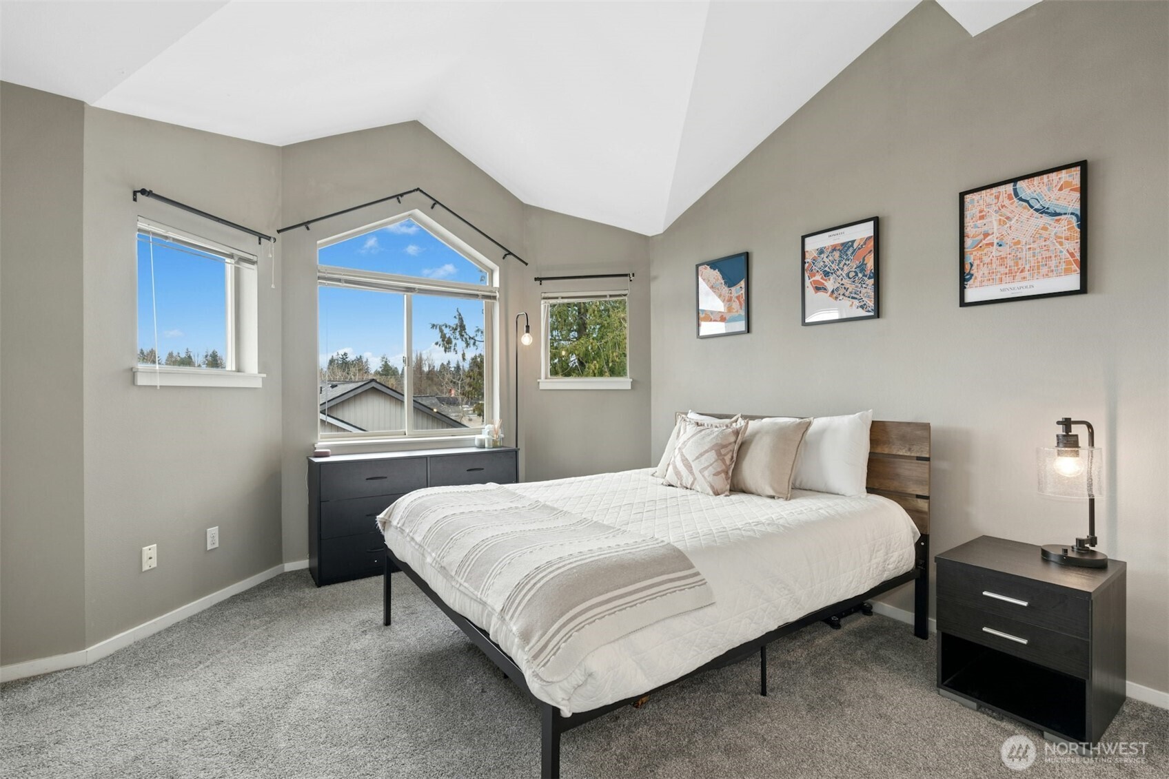 11560 Stone Avenue N #101, Seattle, WA 98133