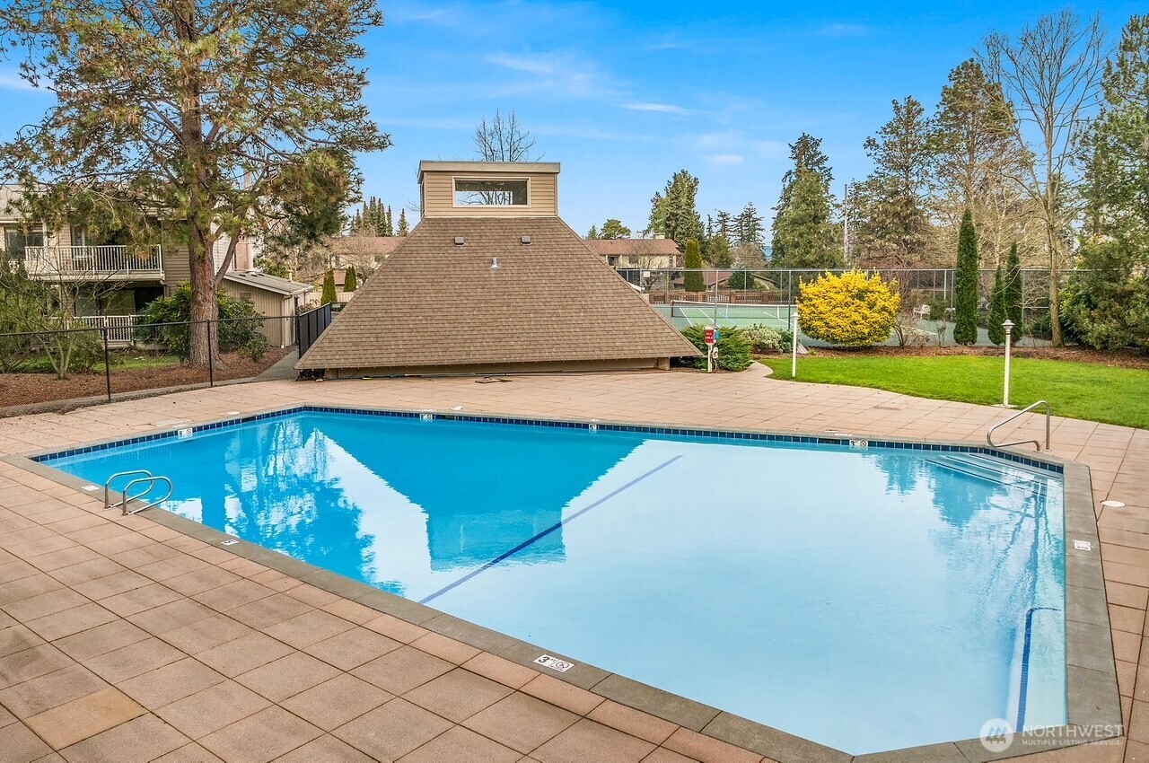 6301 Sand Point Way NE #E3, Seattle, WA 98115