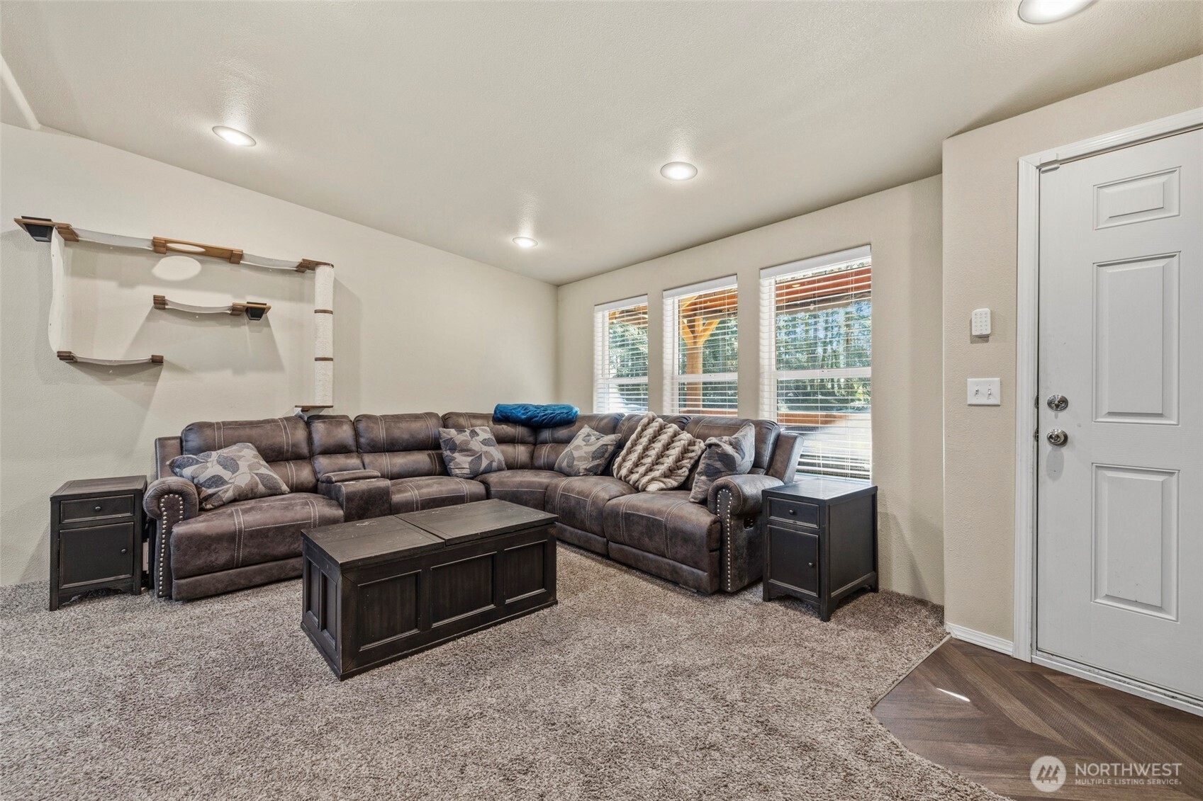 371 Sunset Drive , Oak Harbor, WA 98277