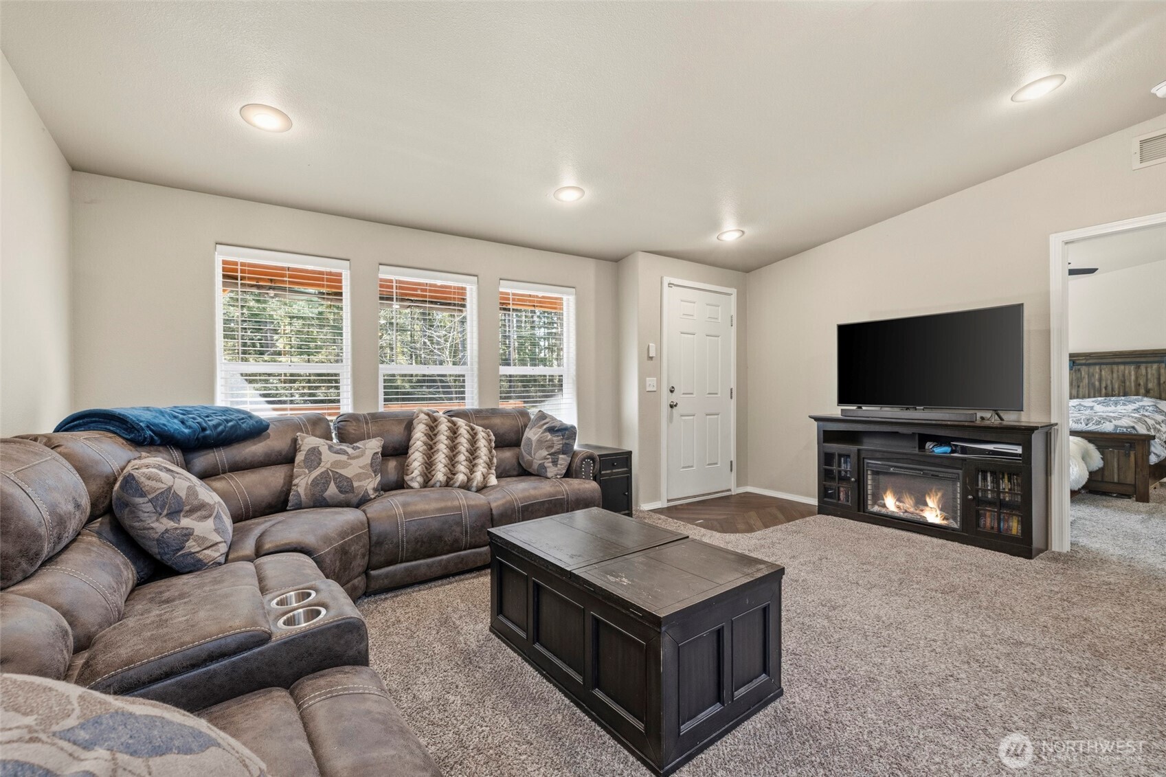 371 Sunset Drive , Oak Harbor, WA 98277