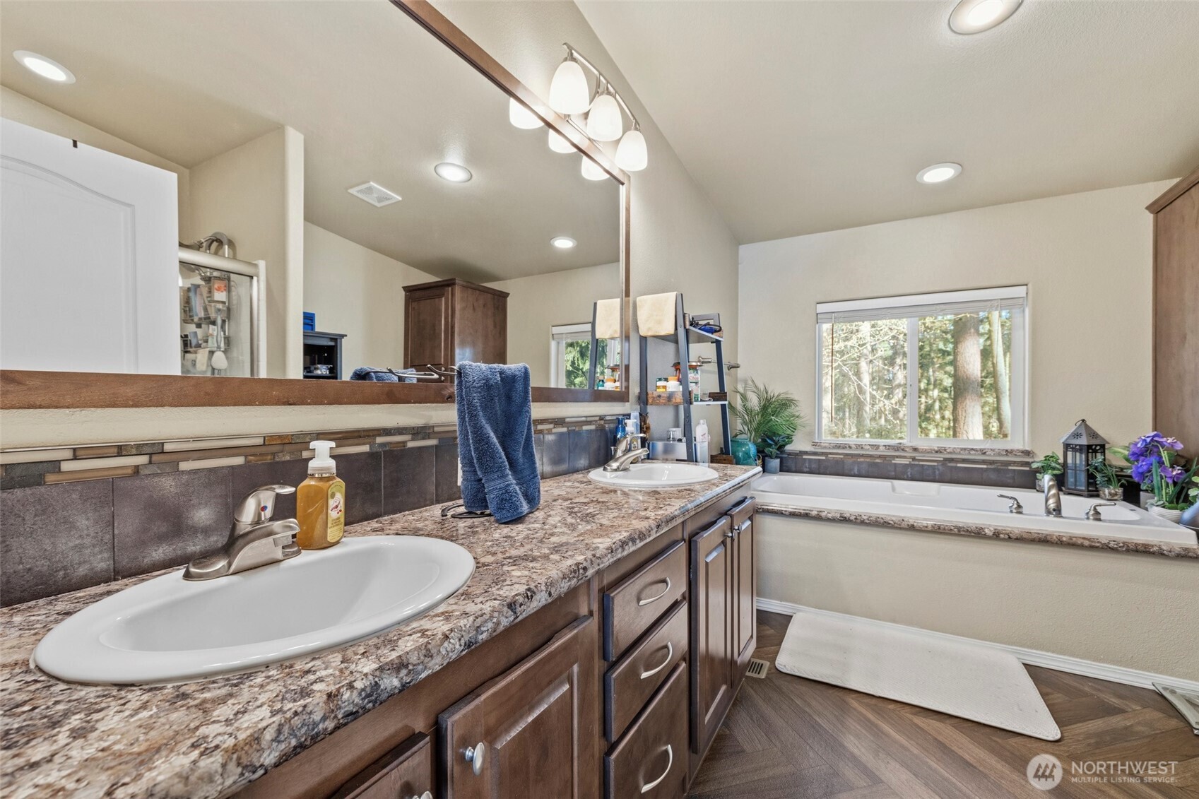 371 Sunset Drive , Oak Harbor, WA 98277