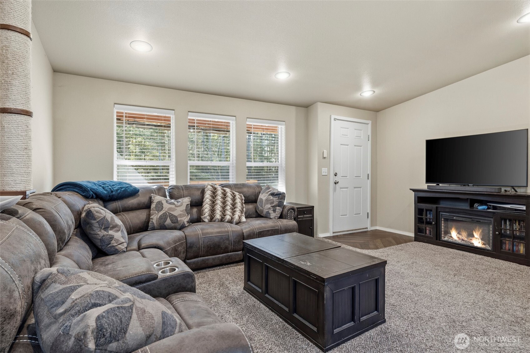 371 Sunset Drive , Oak Harbor, WA 98277