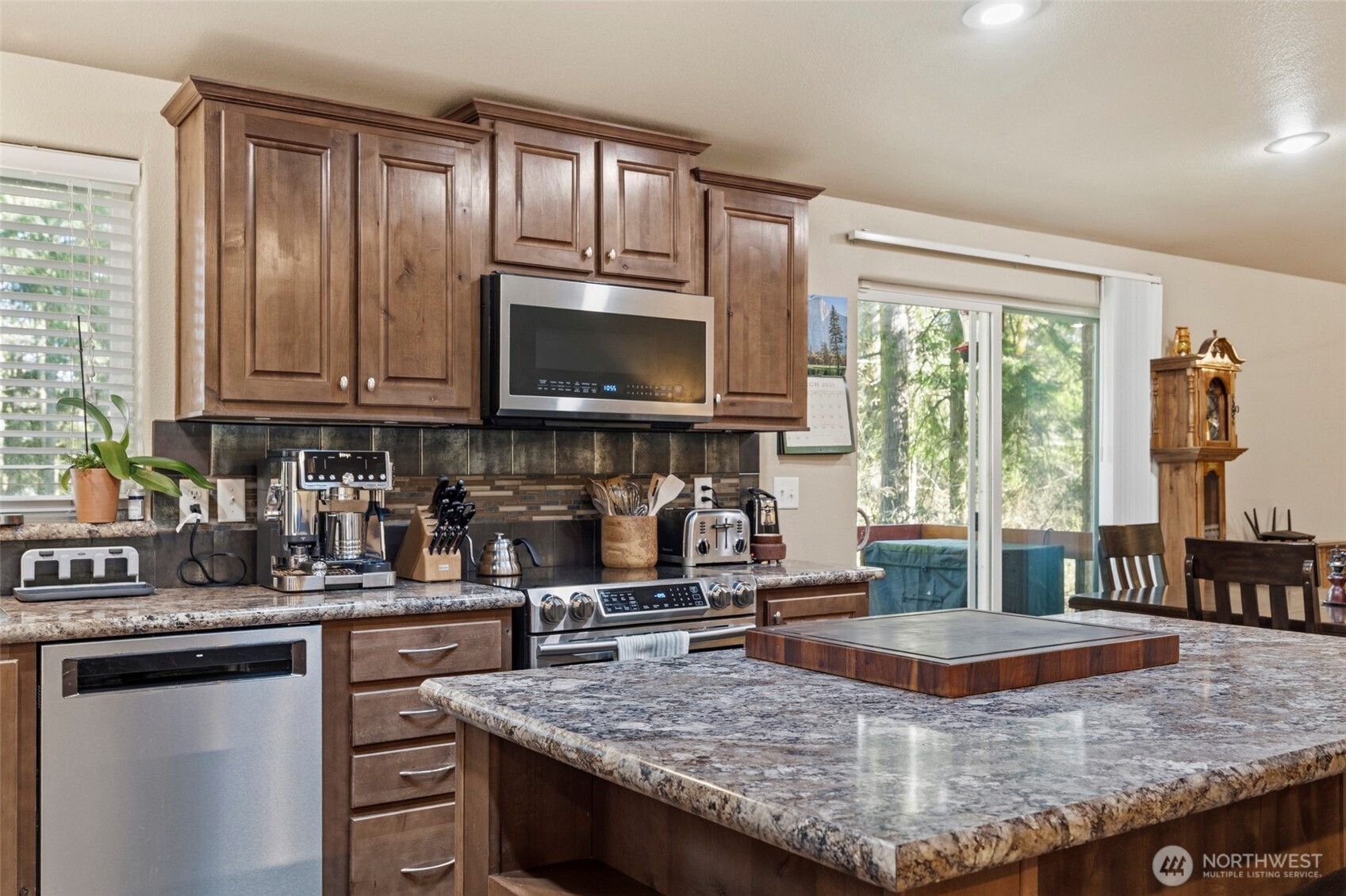 371 Sunset Drive , Oak Harbor, WA 98277