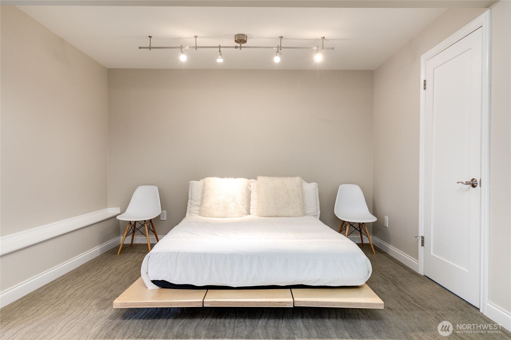 6304 110th Avenue NE, Kirkland, WA 98033