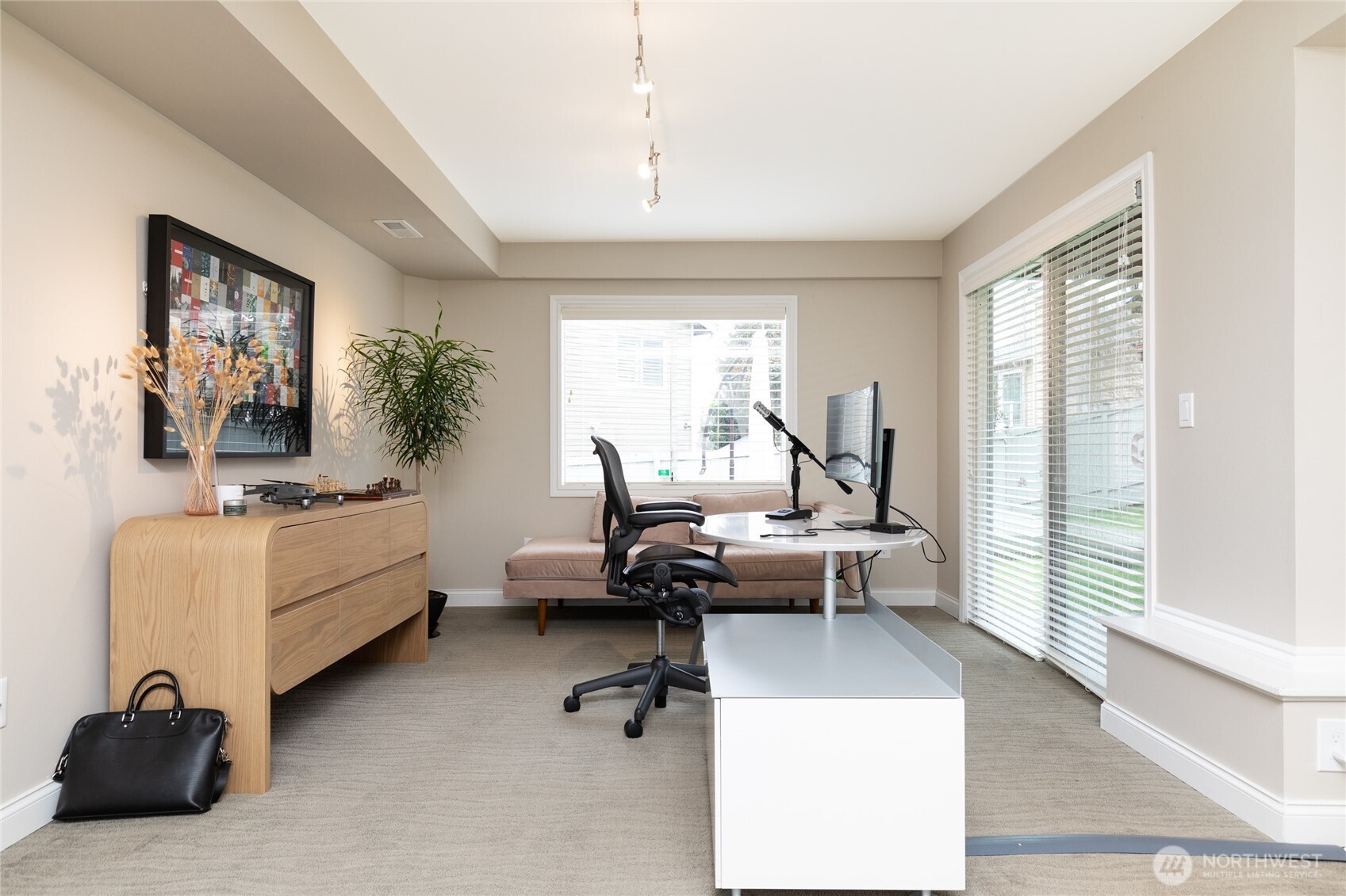 6304 110th Avenue NE, Kirkland, WA 98033