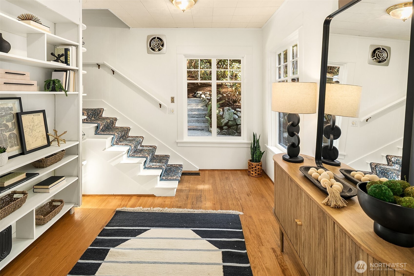 4240 W Cramer Street , Seattle, WA 98199-1005