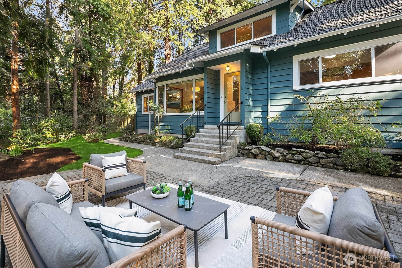 4240 W Cramer Street , Seattle, WA 98199-1005